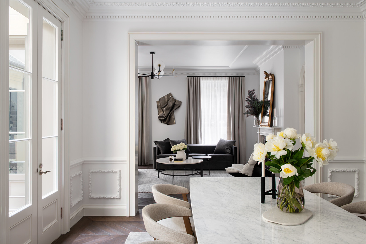 Georgian London dining room with original cornicing and refined interior architecture for listed building consent.